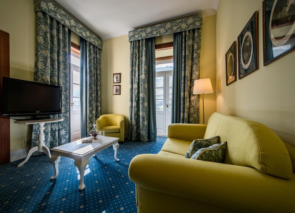 The Vintage House - Douro Hotel Pinhao Bagian luar foto A suite at the hotel