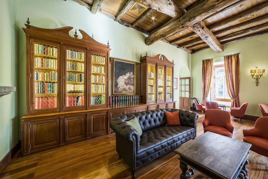 The Vintage House - Douro Hotel Pinhao Bagian luar foto Library