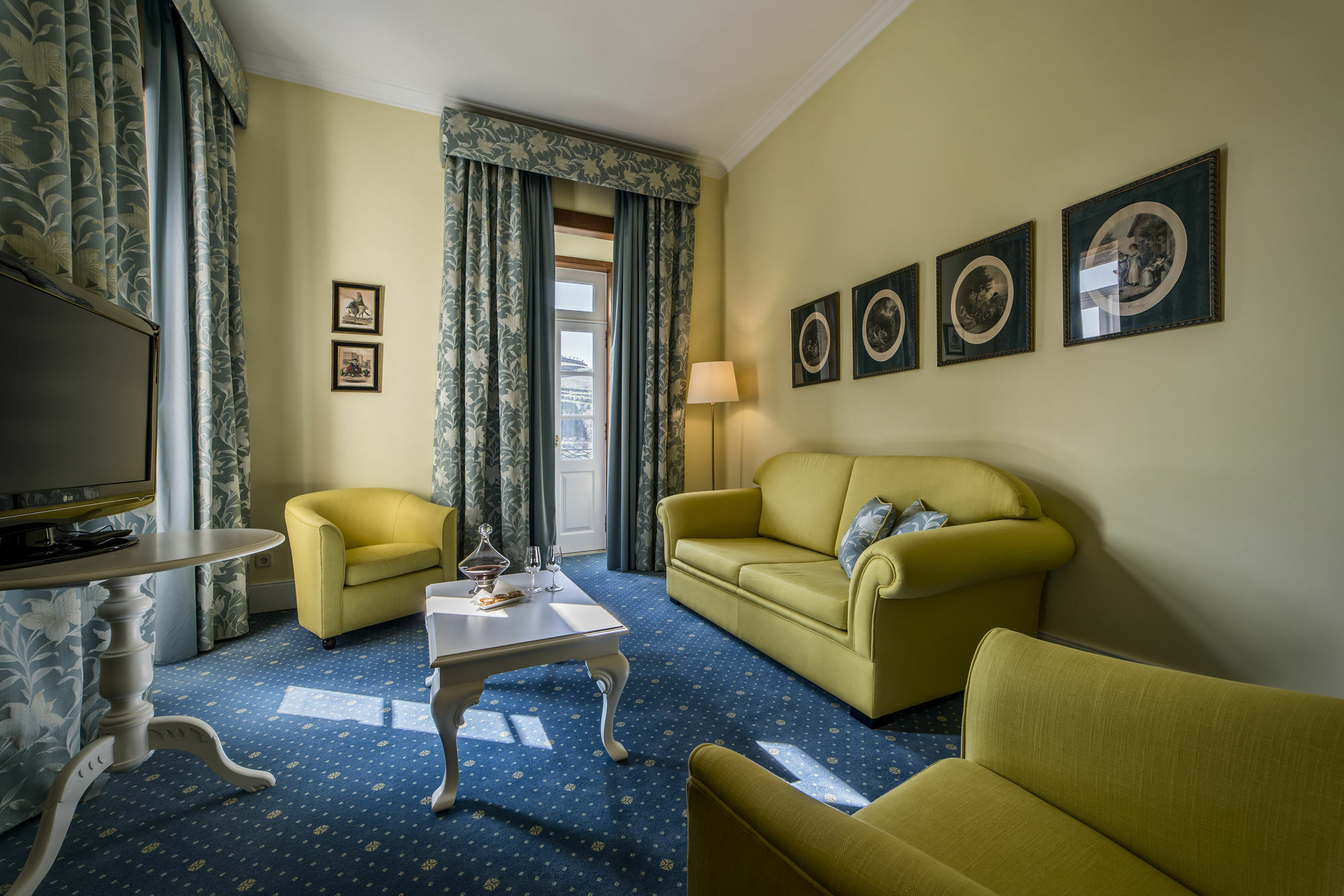 The Vintage House - Douro Hotel Pinhao Bagian luar foto A suite at the Hotel