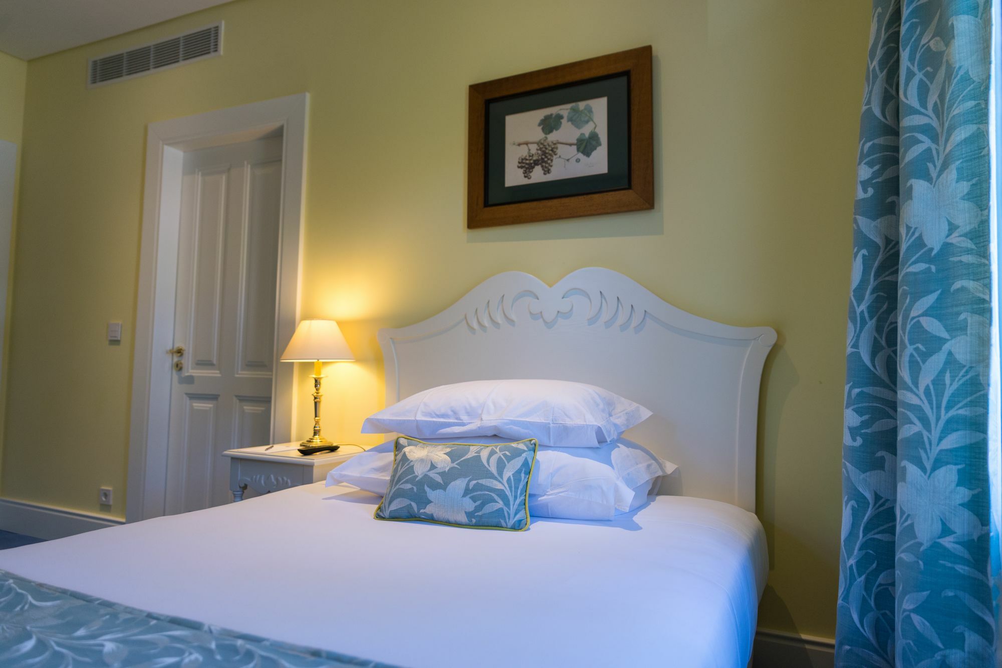 The Vintage House - Douro Hotel Pinhao Bagian luar foto A bedroom at the hotel